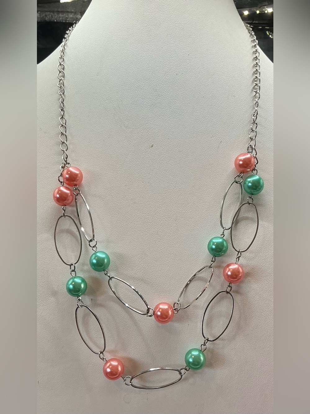 PAPARAZZI DOUBLE STRAND PEACH AND GREEN BEAD NECKLACE ND EARRING SET